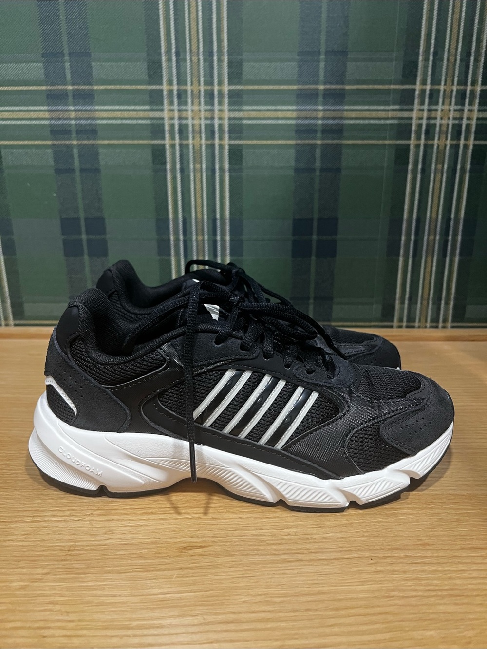 Adidas Crazychaos 2000 sneaker in black/white